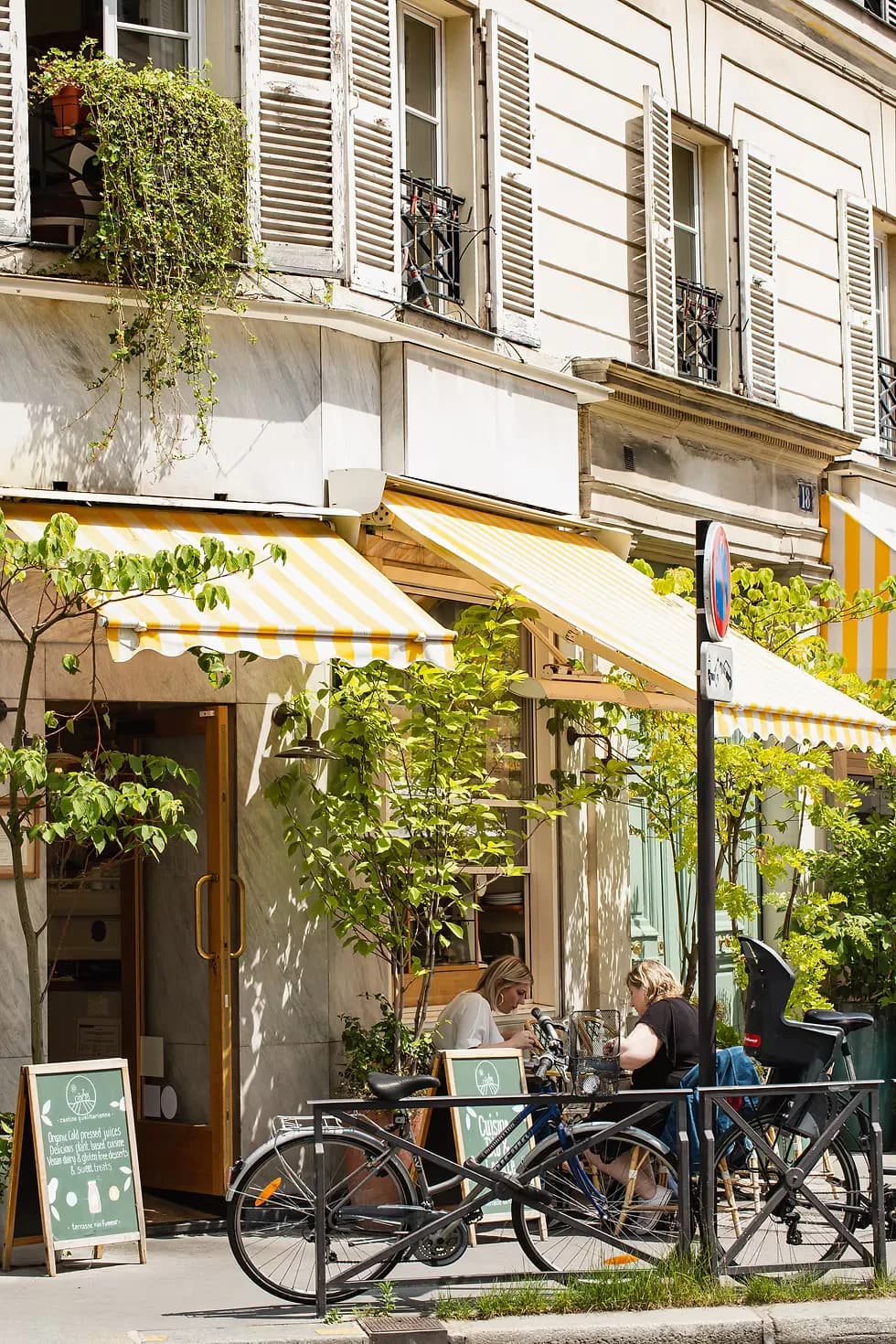 Judy in Paris, specialty coffee cafe