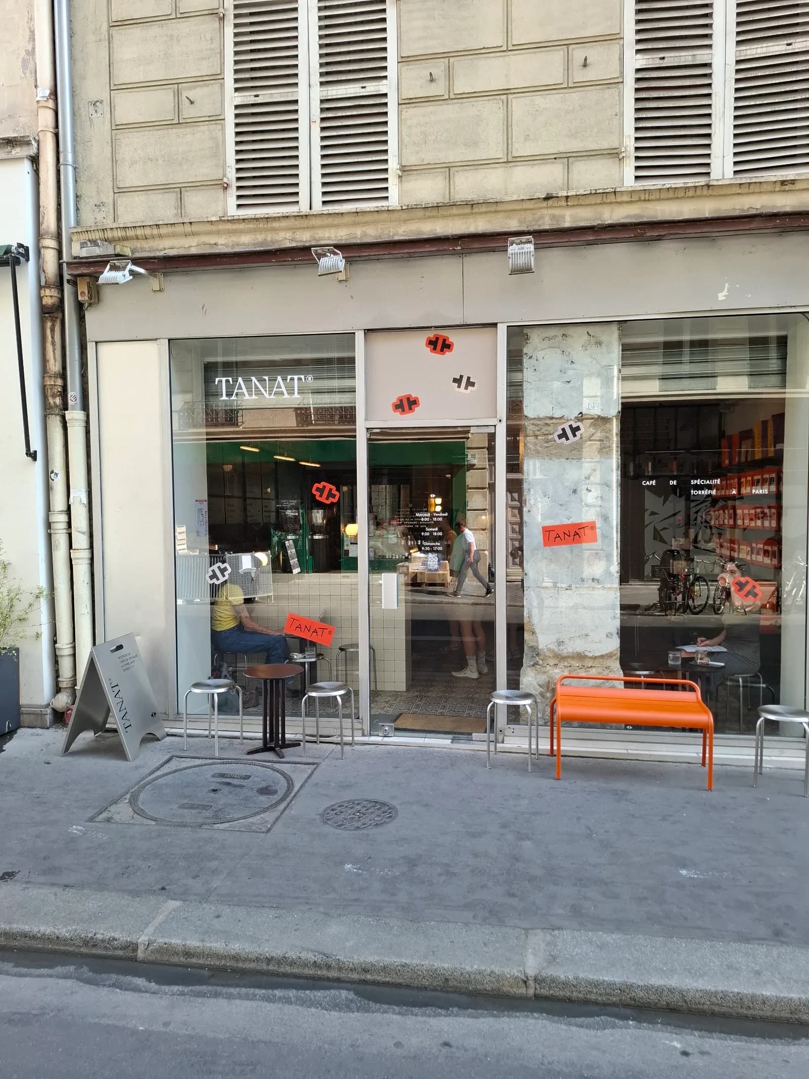 Tanat in Paris, specialty coffee roaster