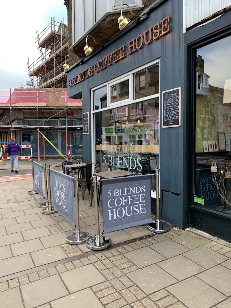 5 Blends Coffee House in Cambridge, specialty coffee cafe