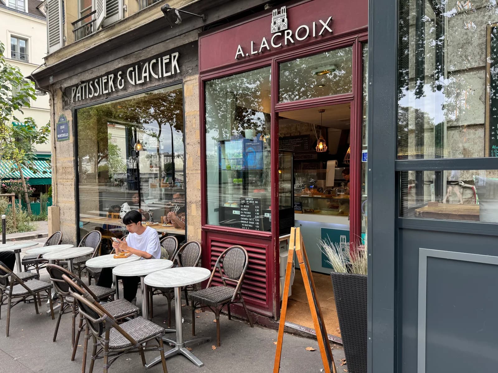 A. Lacroix Pâtissier in Paris, specialty coffee cafe
