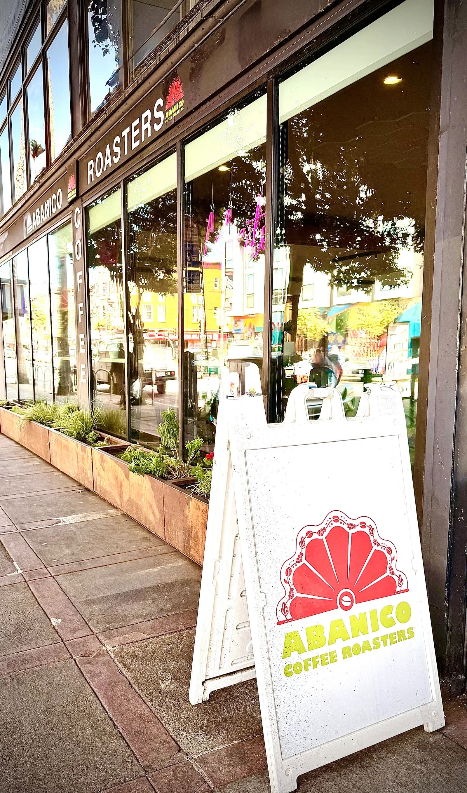 Abanico Coffee Roasters in San Francisco, specialty coffee cafe