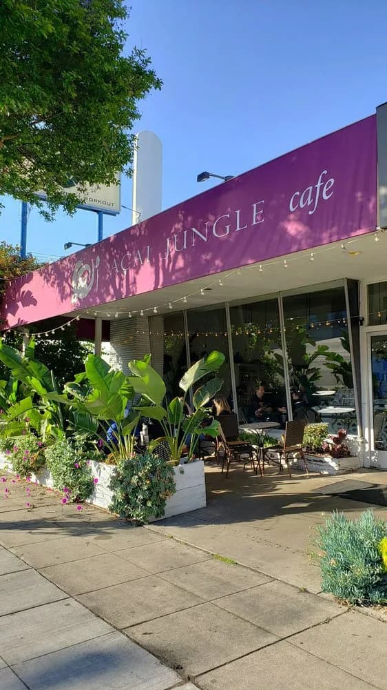 Açai Jungle Bowls Cafe in Los Angeles, specialty coffee cafe