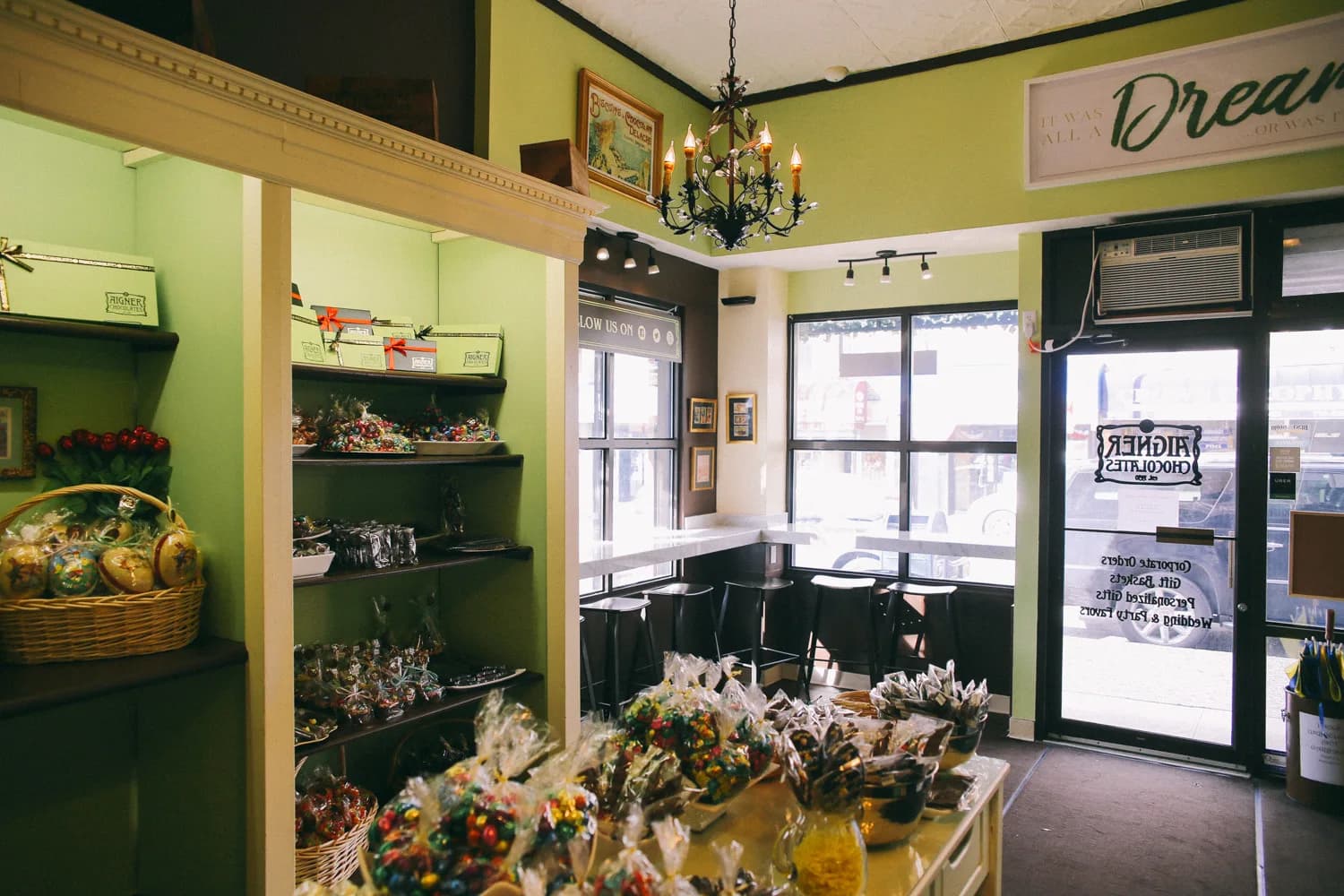 Aigner Chocolates in New York City, specialty coffee cafe