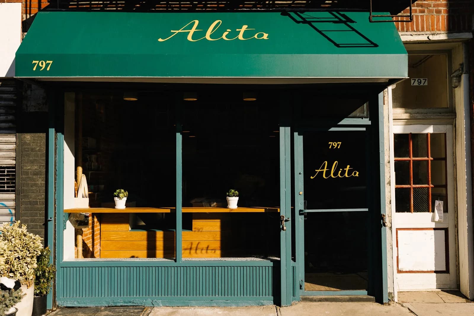 Alita Cafe in New York City, specialty coffee cafe