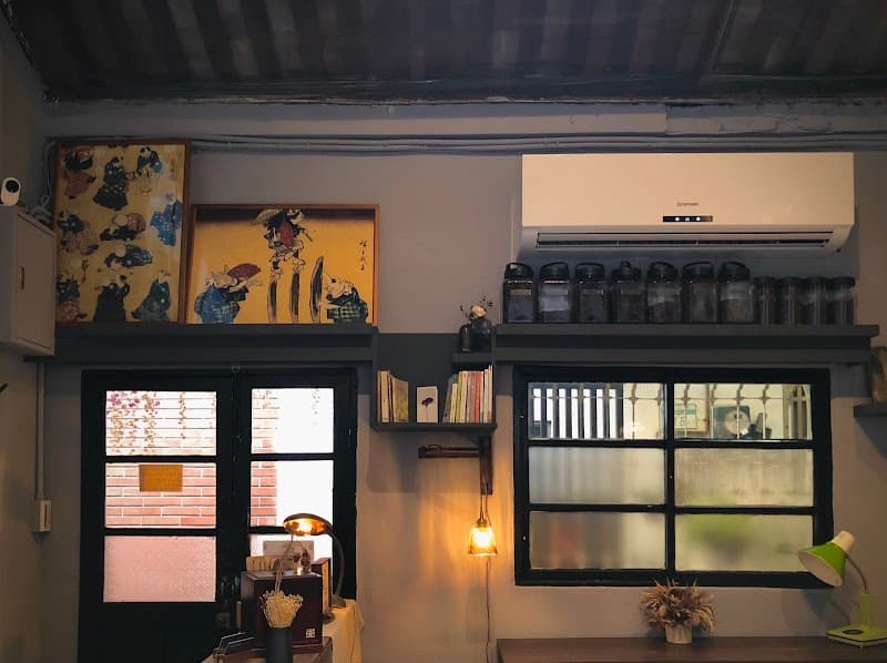 Alley house coffee in Taipei, specialty coffee cafe