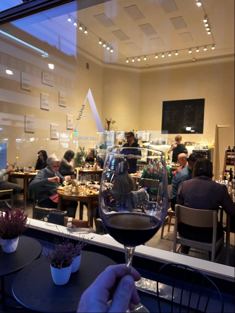 Anása Greek Deli in Helsinki, specialty coffee cafe