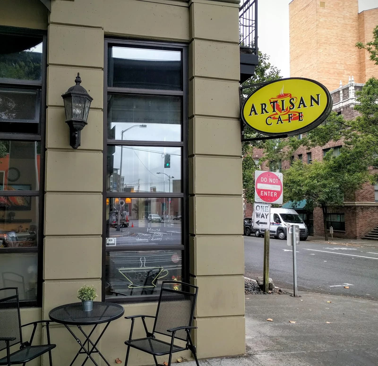 Artisan Cafe in Seattle, specialty coffee cafe