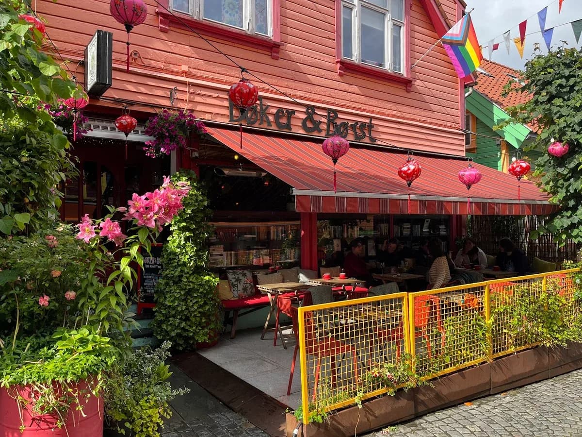 Bøker og Børst in Stavanger, specialty coffee cafe