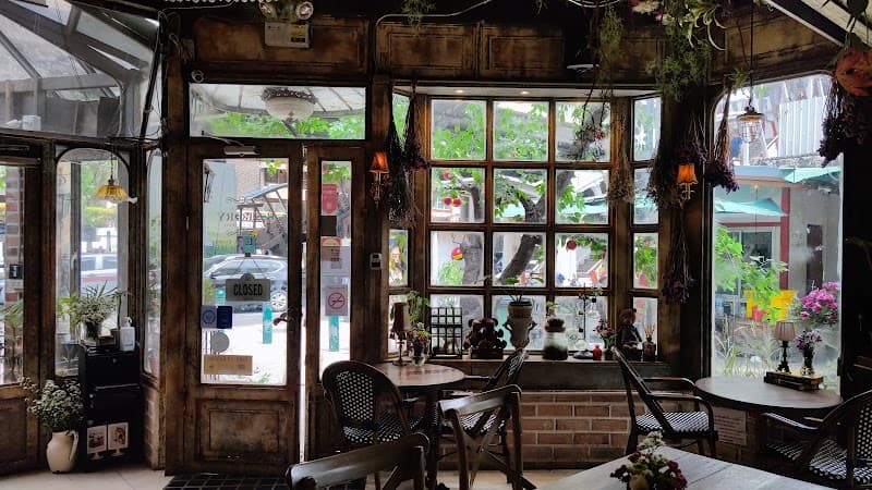 B-STORY in Bangkok, specialty coffee cafe