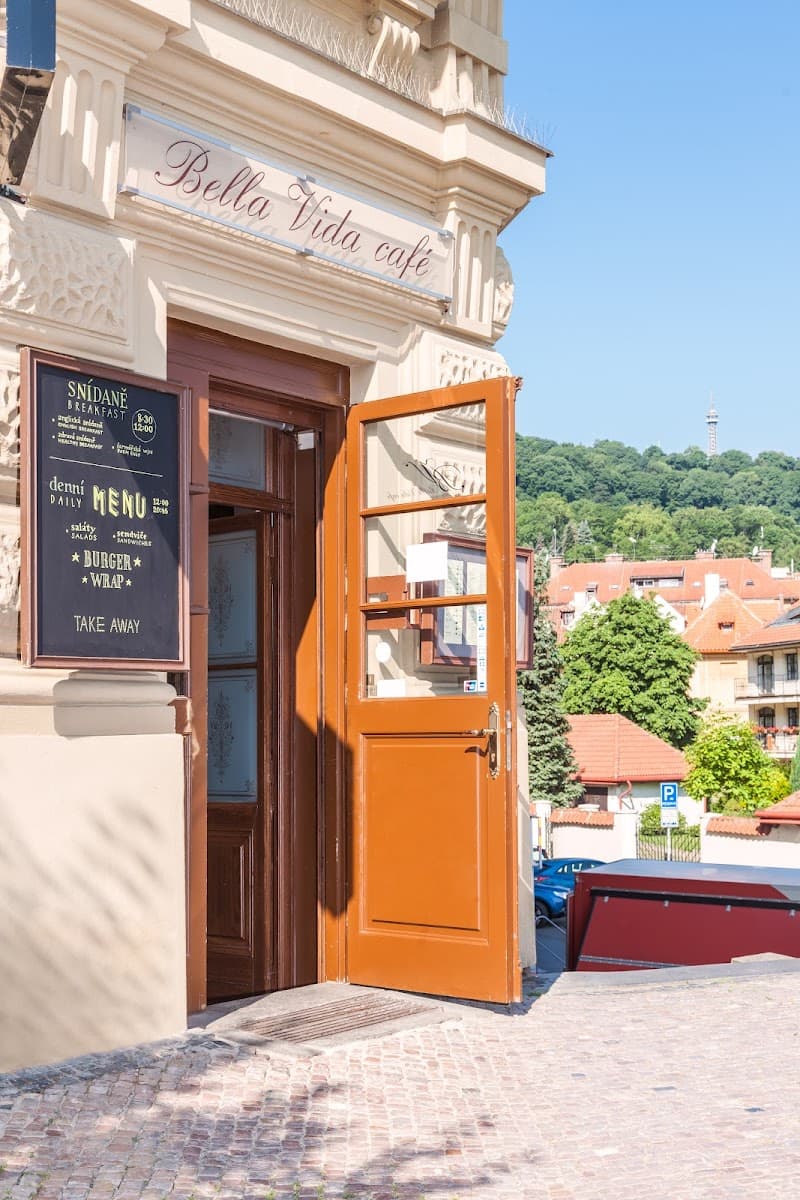 Bella Vida café in Prague, specialty coffee cafe