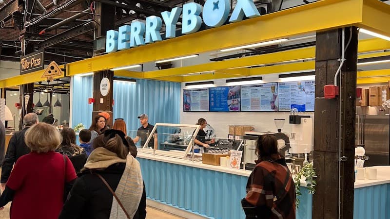 BerryBox Superfood Bar in St. Louis, specialty coffee cafe