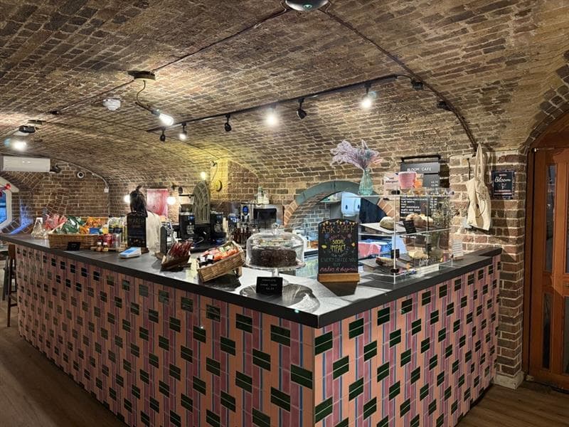Bloom Cafe x Pie Republic in London, specialty coffee cafe