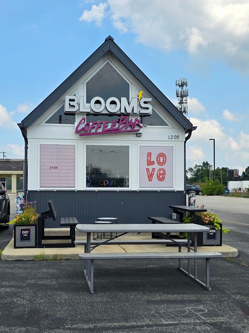 Bloom's Coffee Bar in Bloomington, specialty coffee cafe