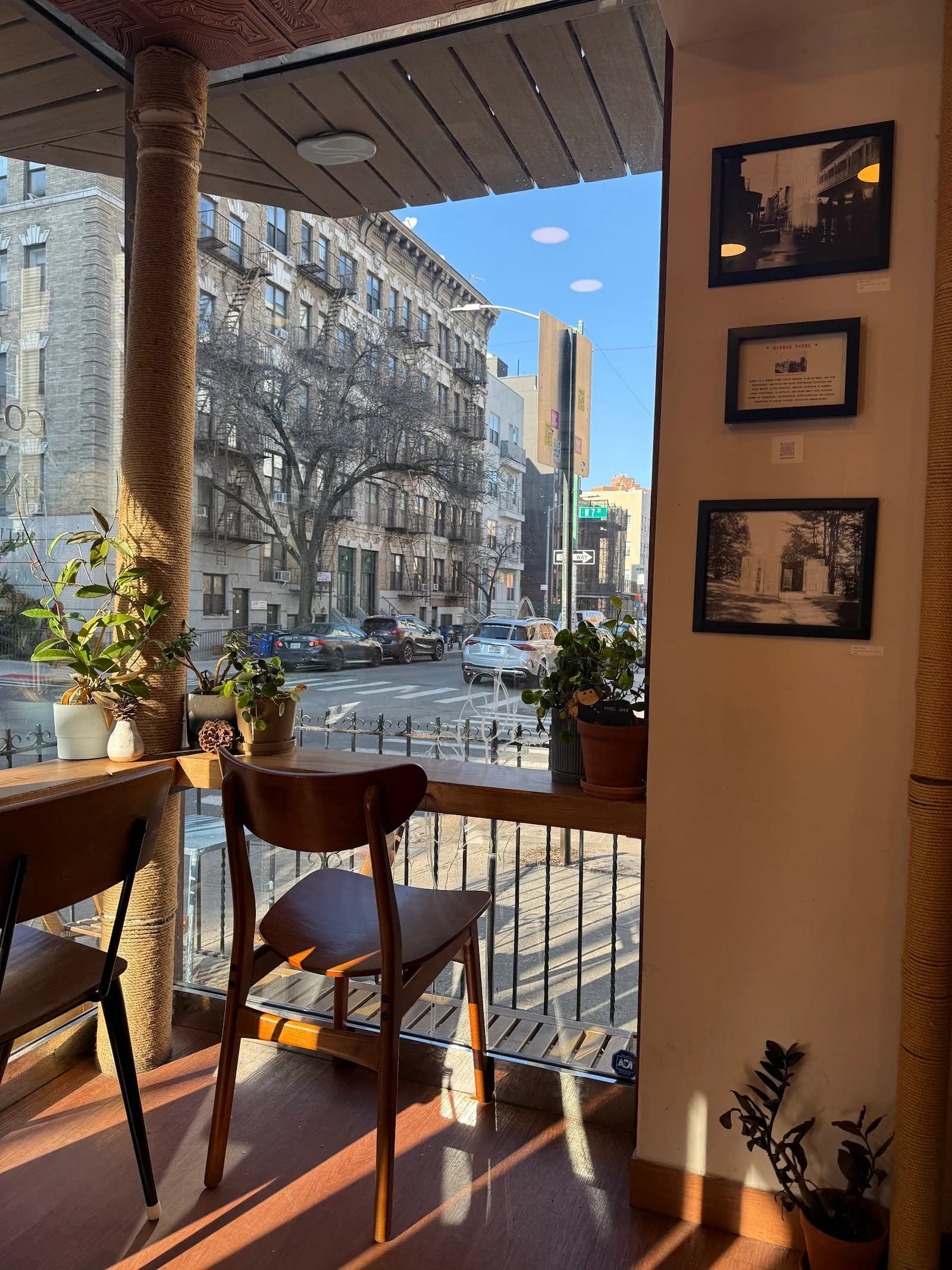Blue Brown Cafe in New York City, specialty coffee cafe