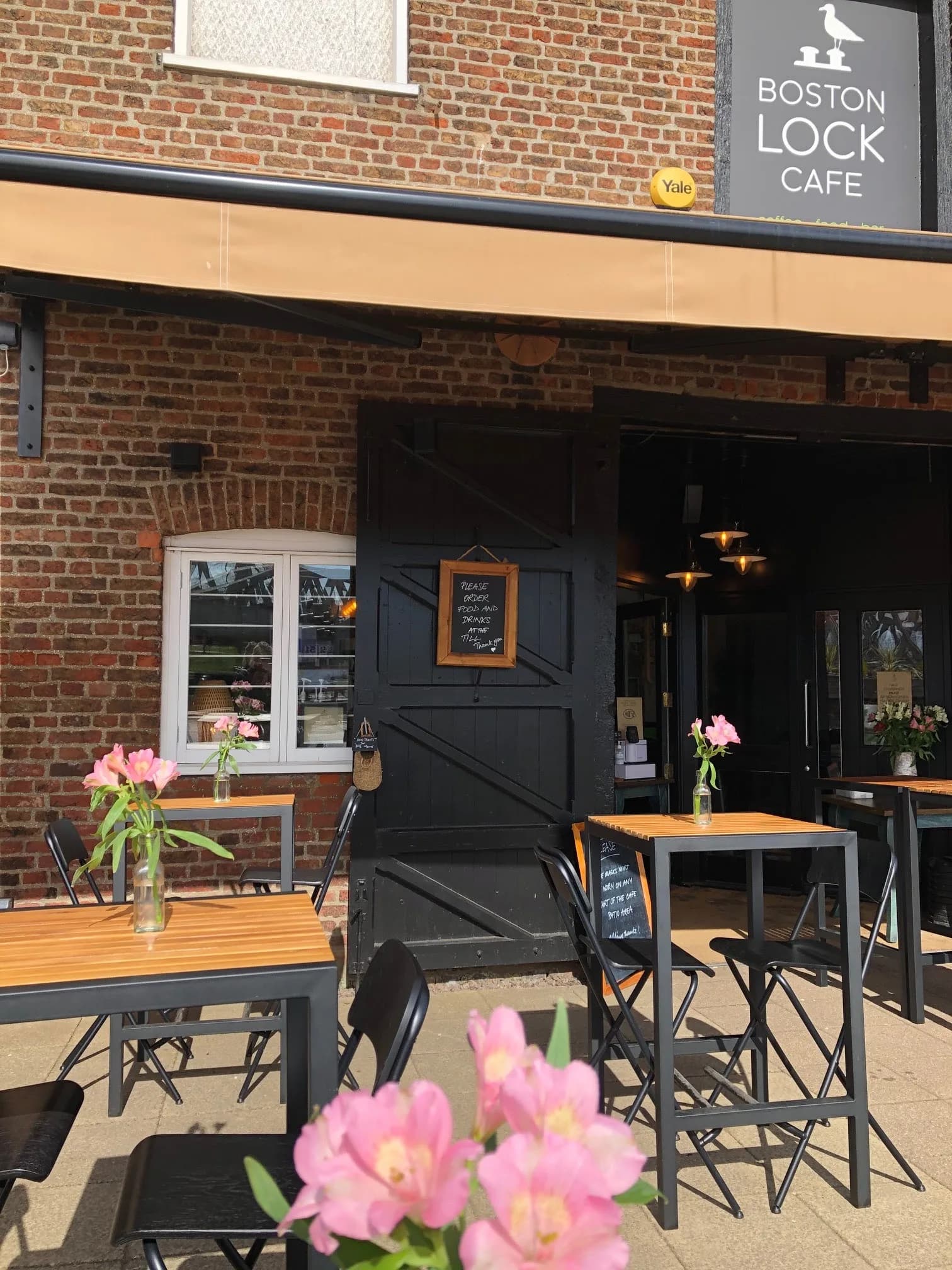 Boston Lock Café in Boston, specialty coffee cafe