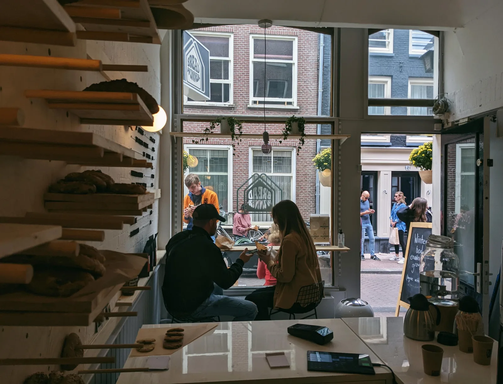 Breadwinner - Jordaan in Amsterdam, specialty coffee cafe