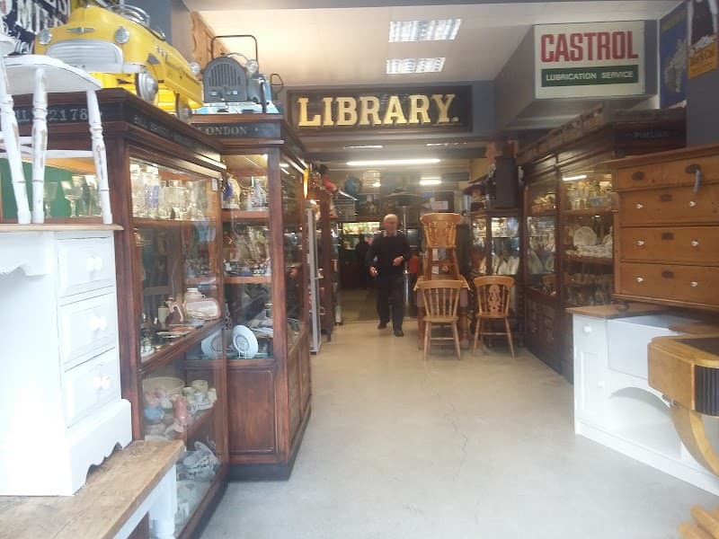 Briggsys Arcade Emporium in Canterbury, specialty coffee cafe