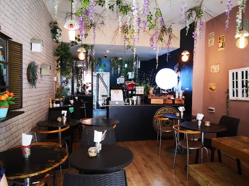 Brioche Coffee & Brunch in London, specialty coffee cafe