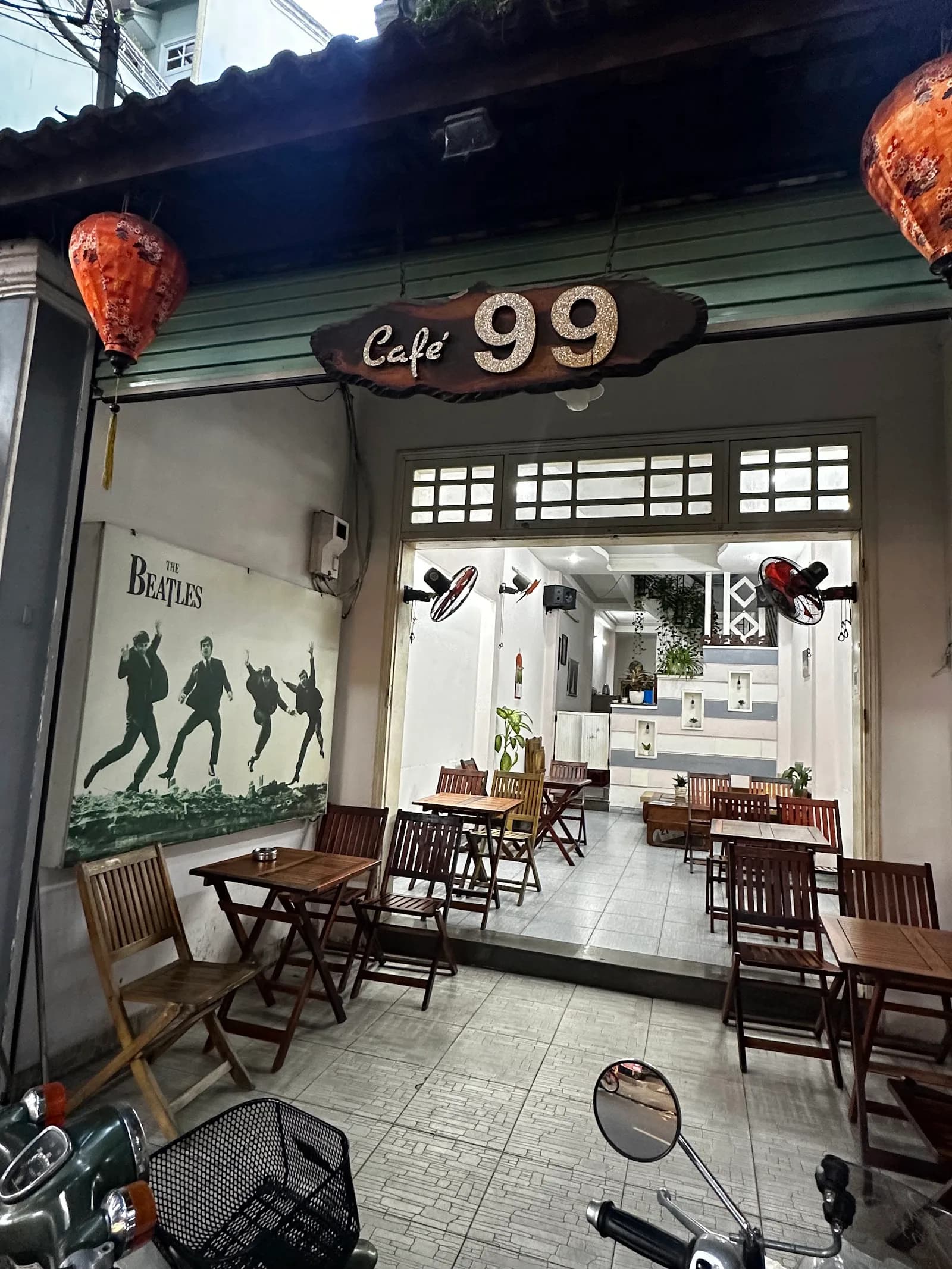 Cà Phê 99 in Hoi An, specialty coffee roaster