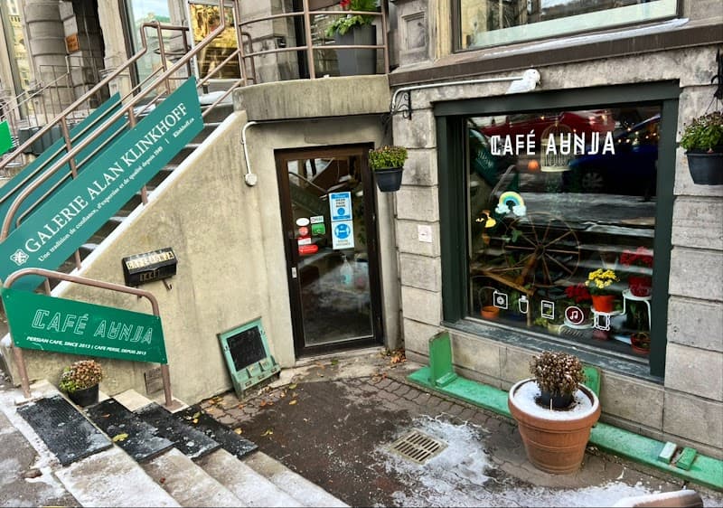 Cafe Aunja in Montreal, specialty coffee cafe