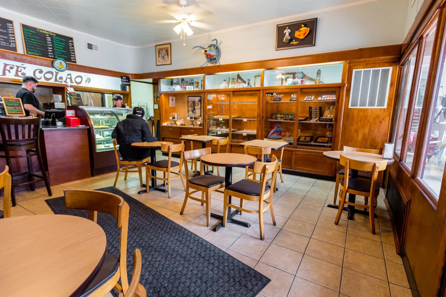 Café Colao in Chicago, specialty coffee cafe