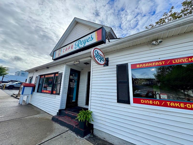 Cafe Reyes in Worcester, specialty coffee cafe