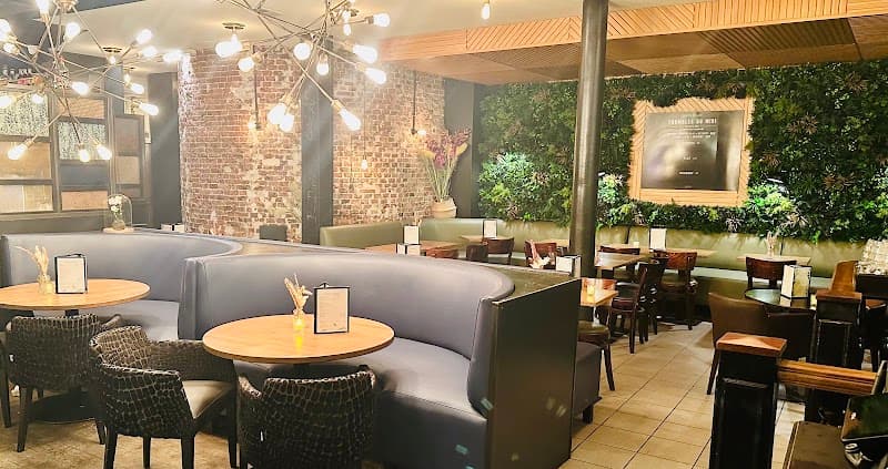 Capitole Café in Paris, specialty coffee cafe