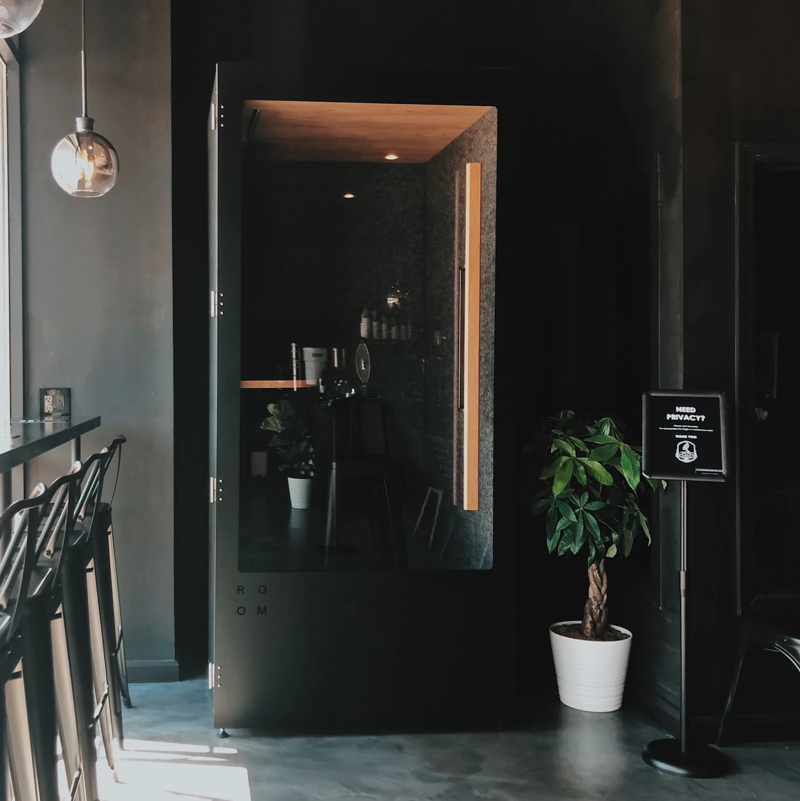 CLO Coffee Co. in Edison, specialty coffee cafe