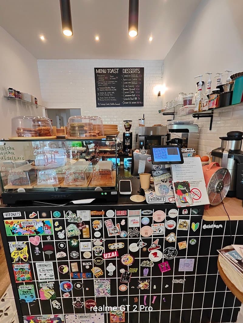 Coffee Ya in Paris, specialty coffee cafe