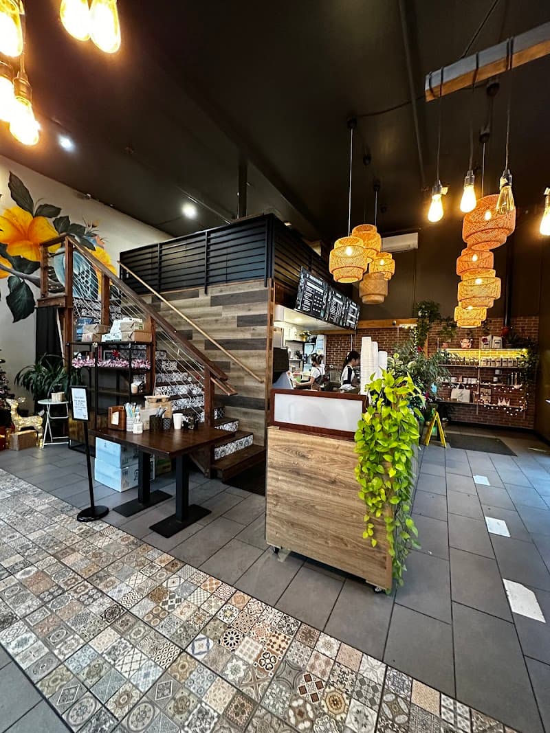 Coffeeholic House in Seattle, specialty coffee cafe