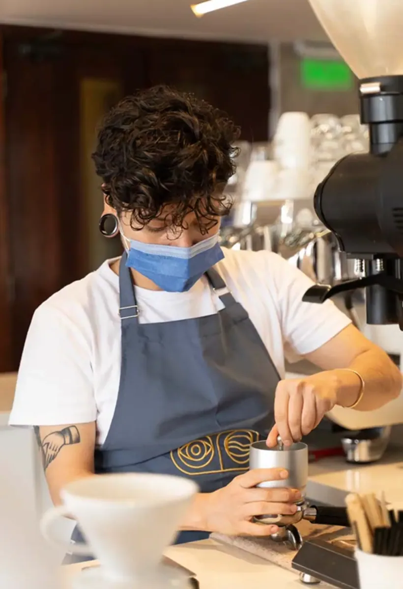 coffee inspector, ecuador coffee from coffee relief - specialty coffee shop & roasters - café de especialidad
