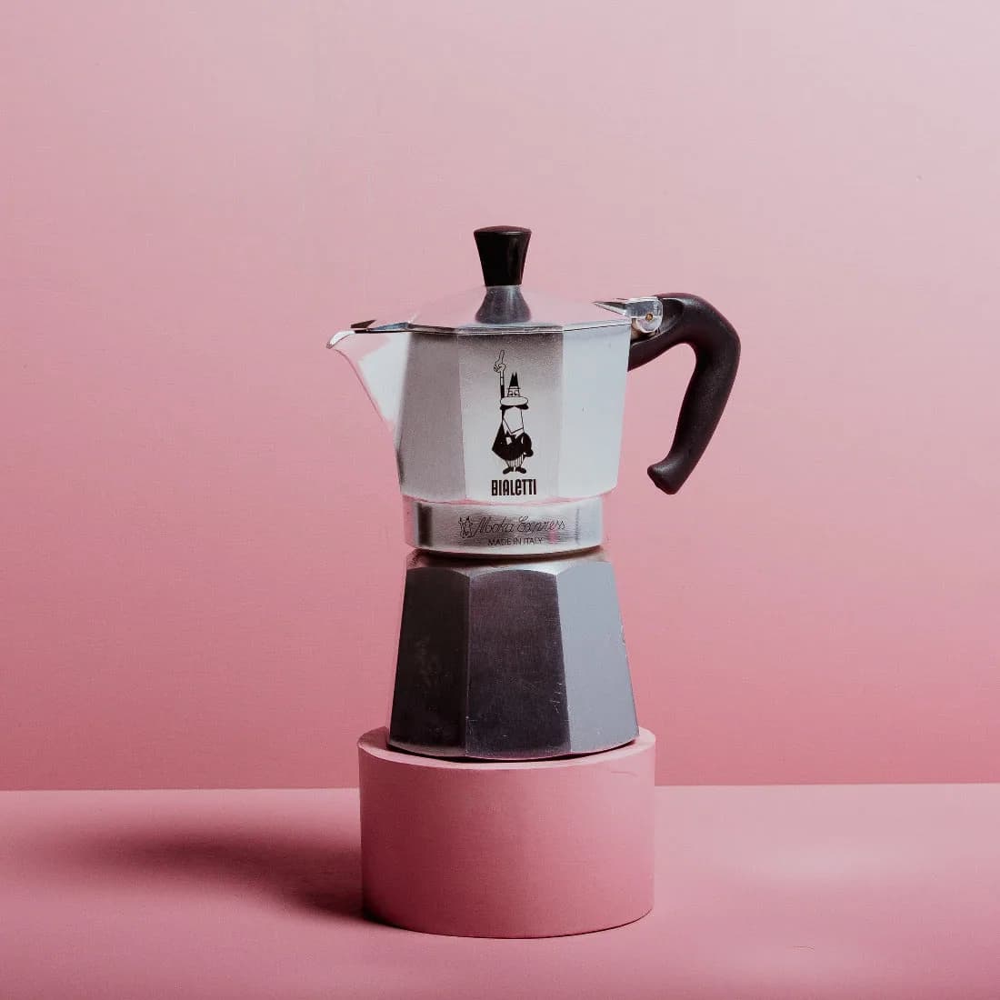 bialetti · espressokocher · ausstellungsstück, ethiopia + uganda + guatemala coffee from zwoo kaffeeröster ⎮ kaffeefenster