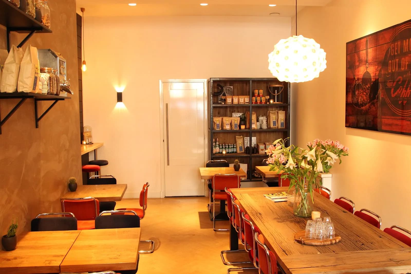 Coffeespot in Amsterdam, specialty coffee cafe