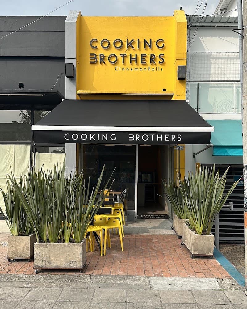 Cooking 3rothers in Bogotá, specialty coffee cafe