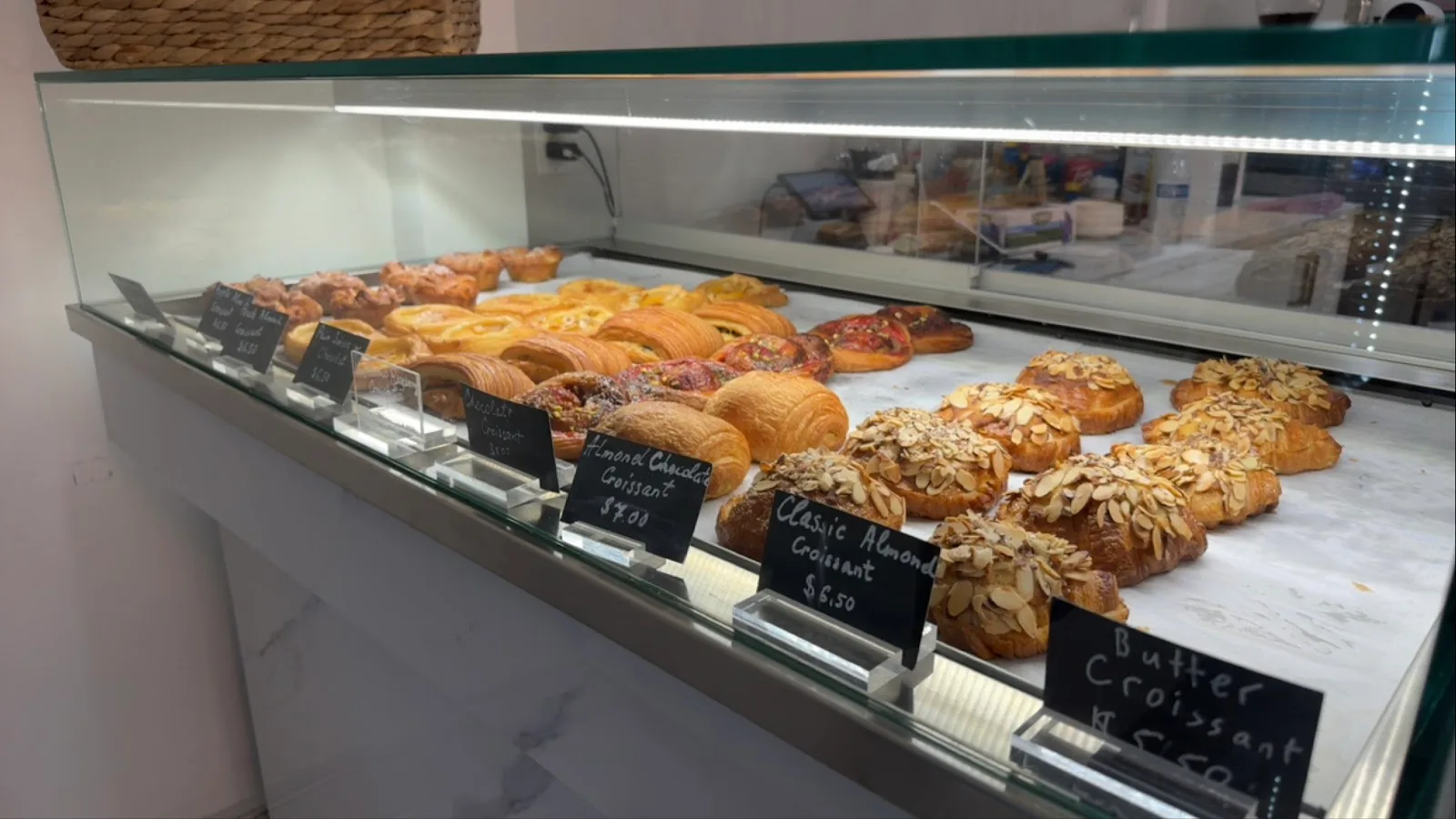 Crumbles Patisserie in Los Angeles, specialty coffee cafe