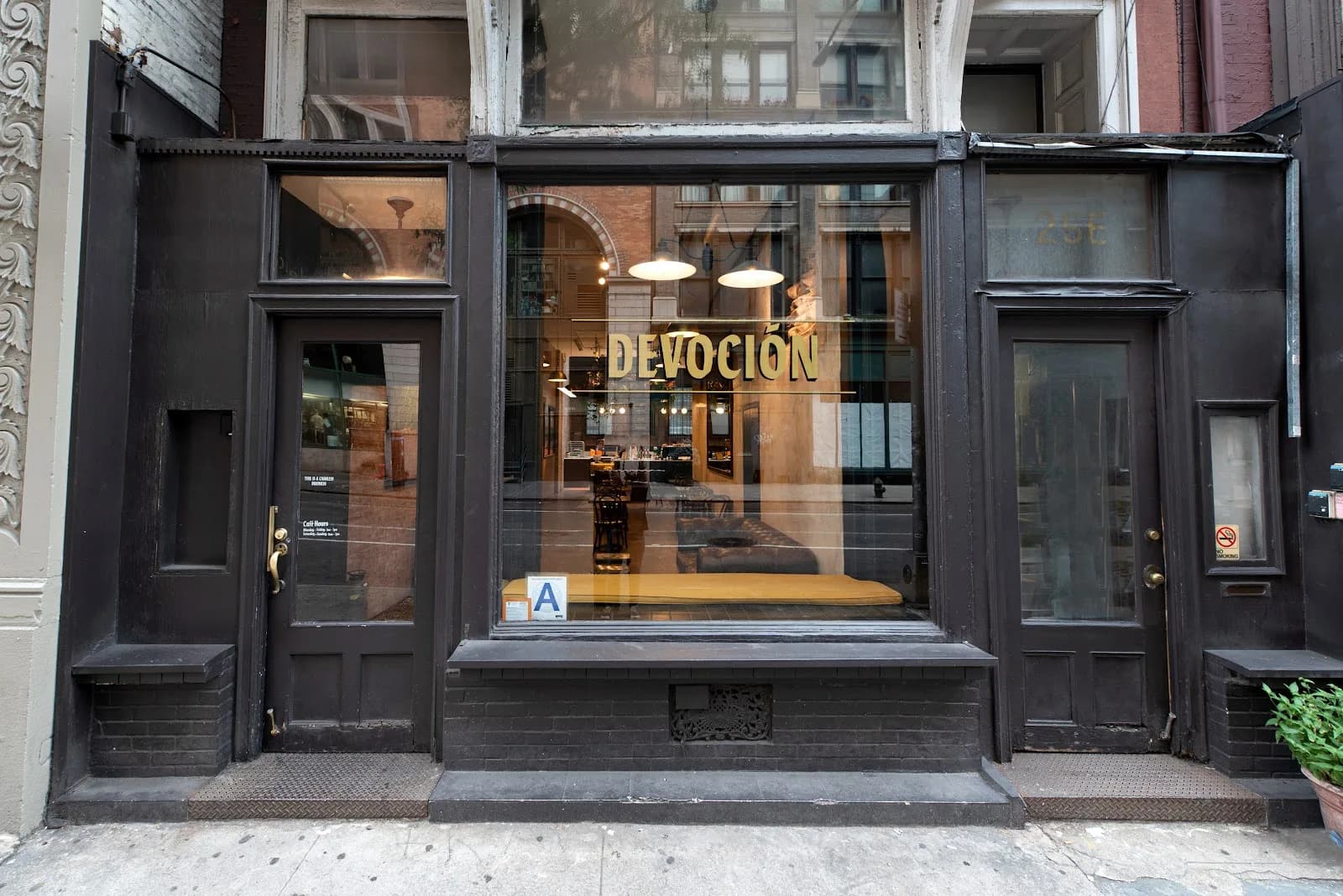 Devoción in New York City, specialty coffee cafe