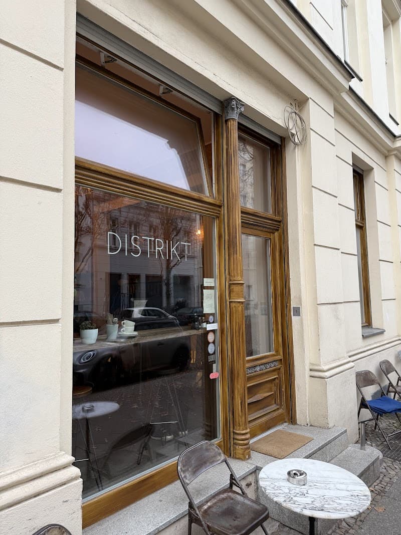 Distrikt coffee in Berlin, specialty coffee cafe