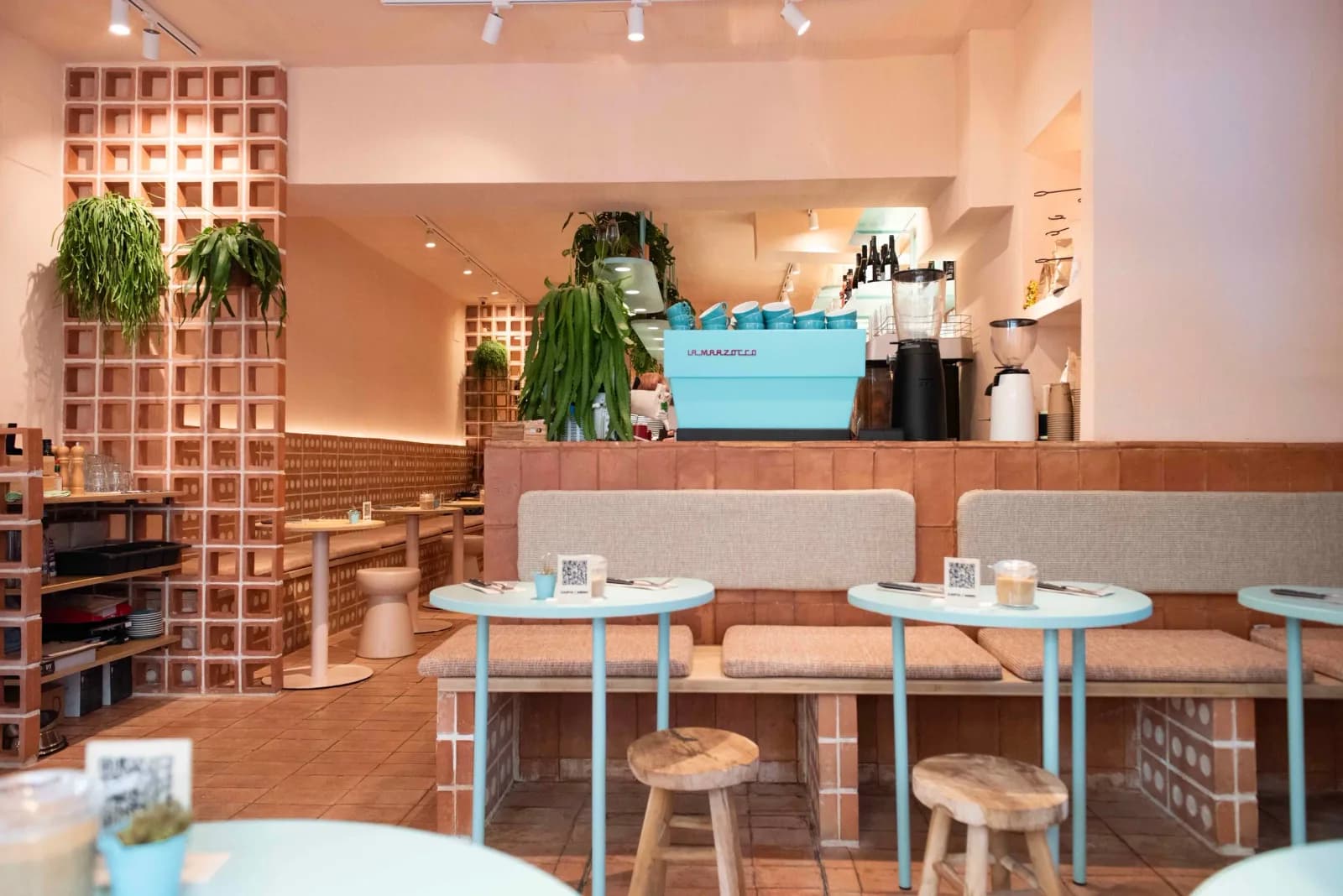 EatMyTrip - Brunch & Bakery in Barcelona, specialty coffee roaster