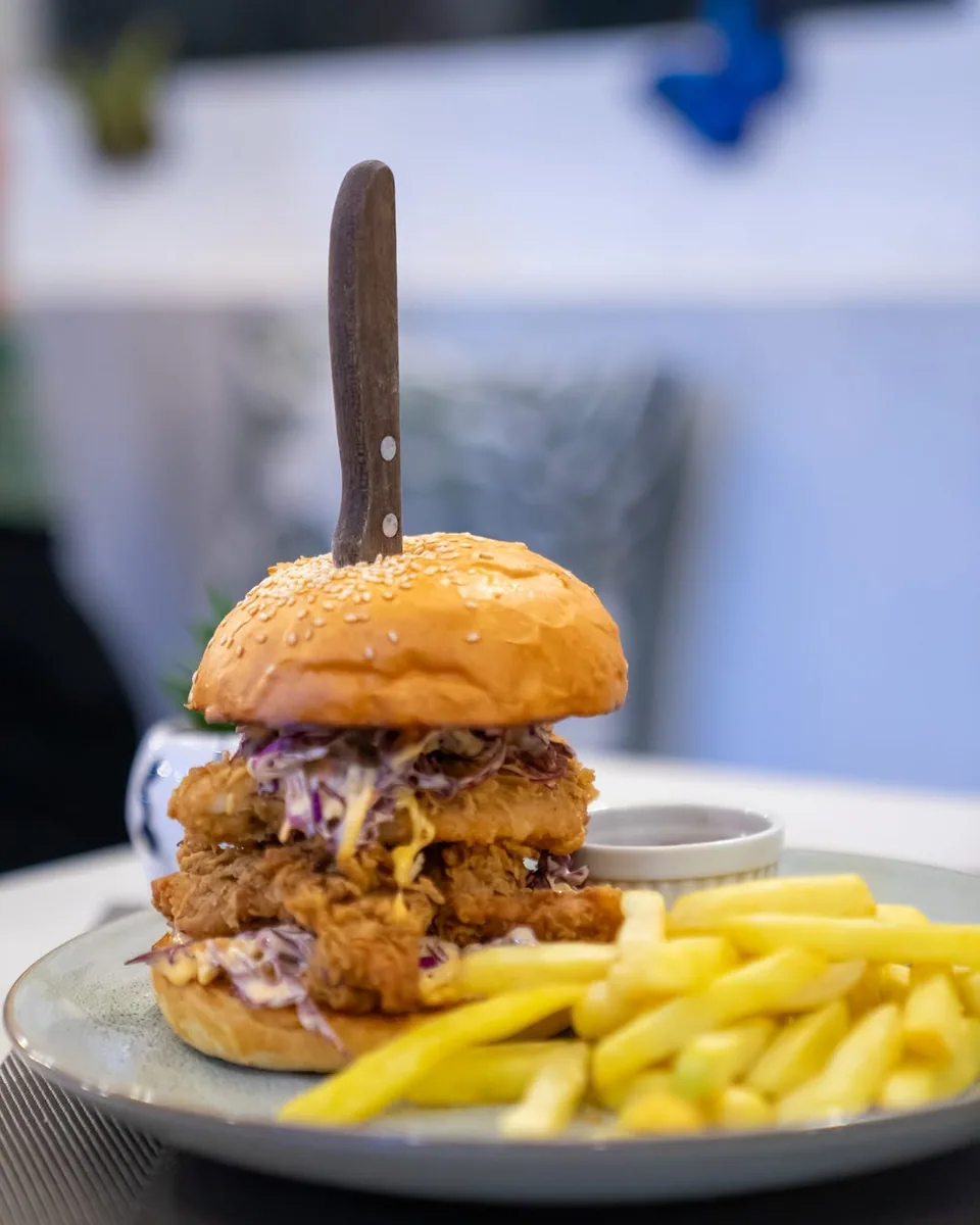 EDGY CHEF CAFE & DINER in Seminyak, specialty coffee cafe