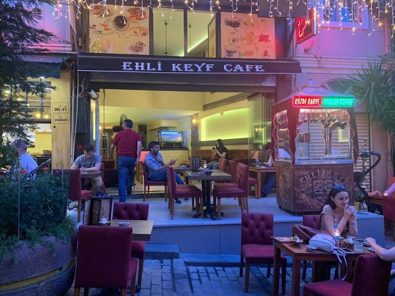 EHLİ KEYF CAFE in Istanbul, specialty coffee cafe