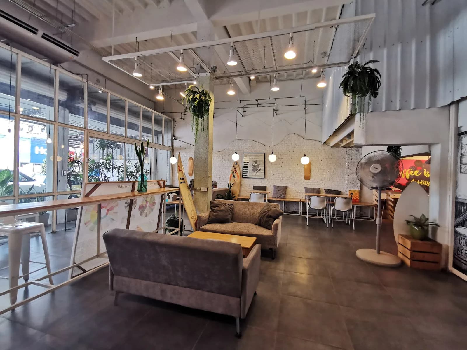 FIEOW Coffee Room Roaster Shop in Chiang Mai, specialty coffee roaster