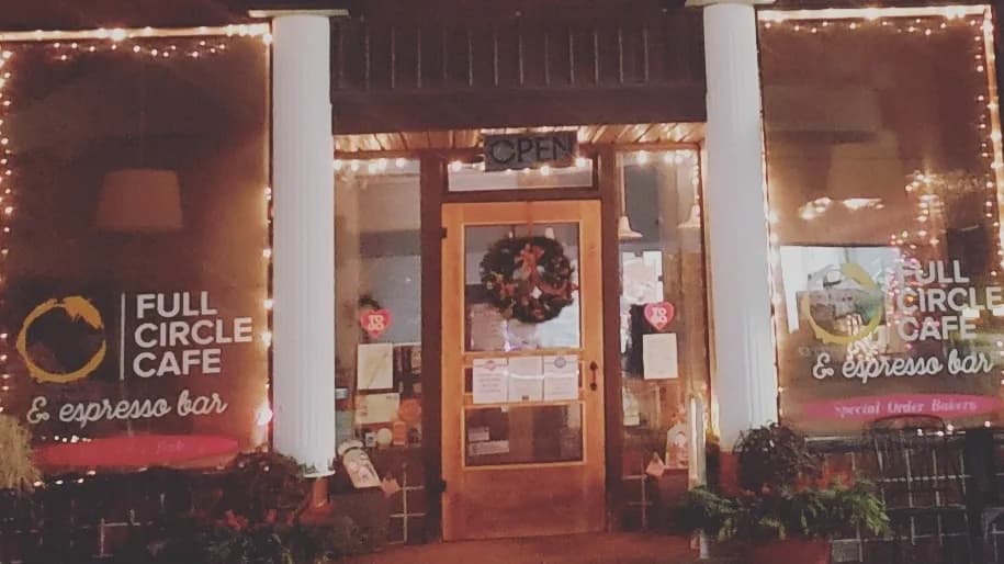 Full Circle Café & Espresso Bar in Stevensville, specialty coffee cafe