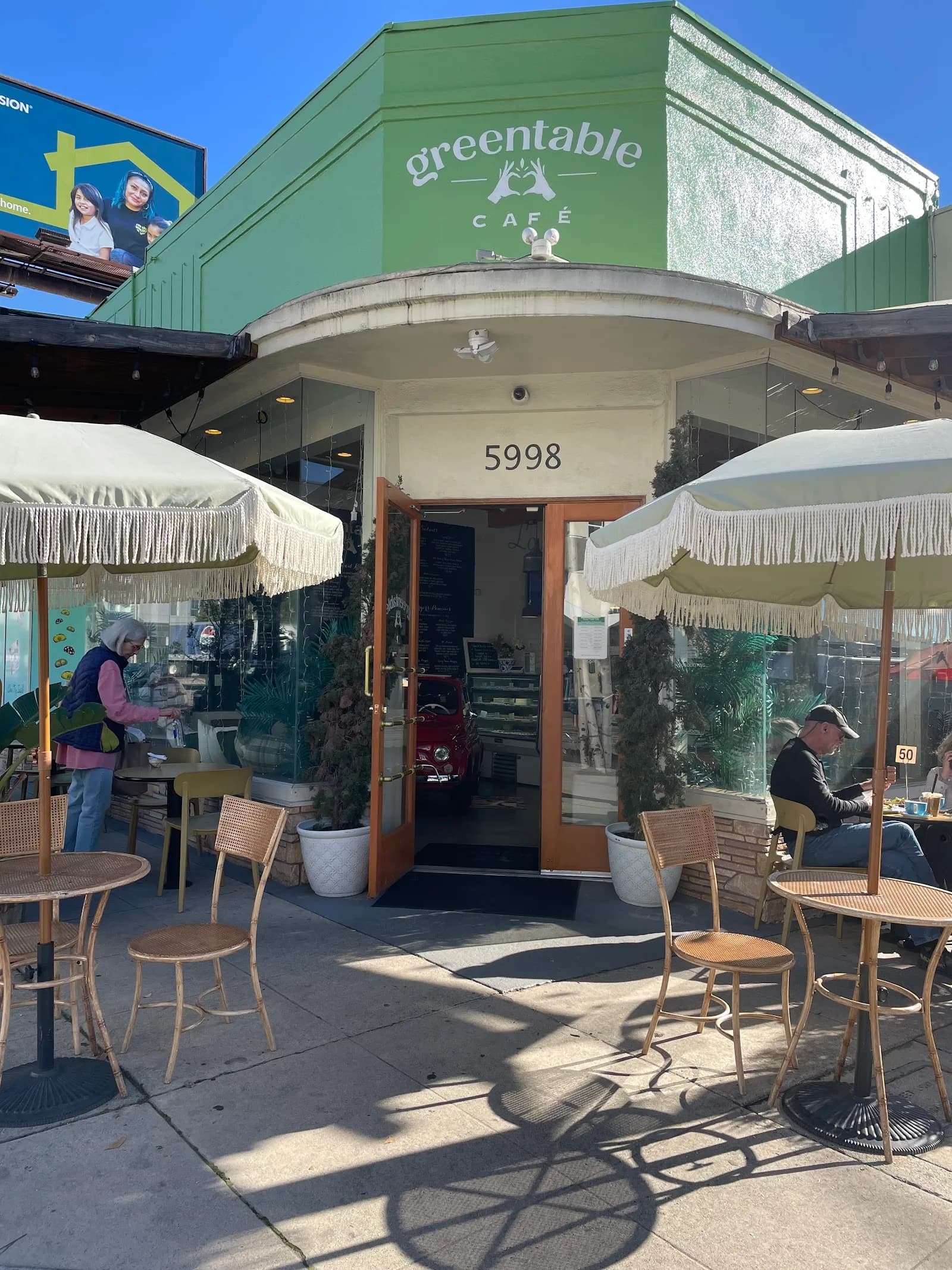 Green Table Cafe in Los Angeles, specialty coffee cafe