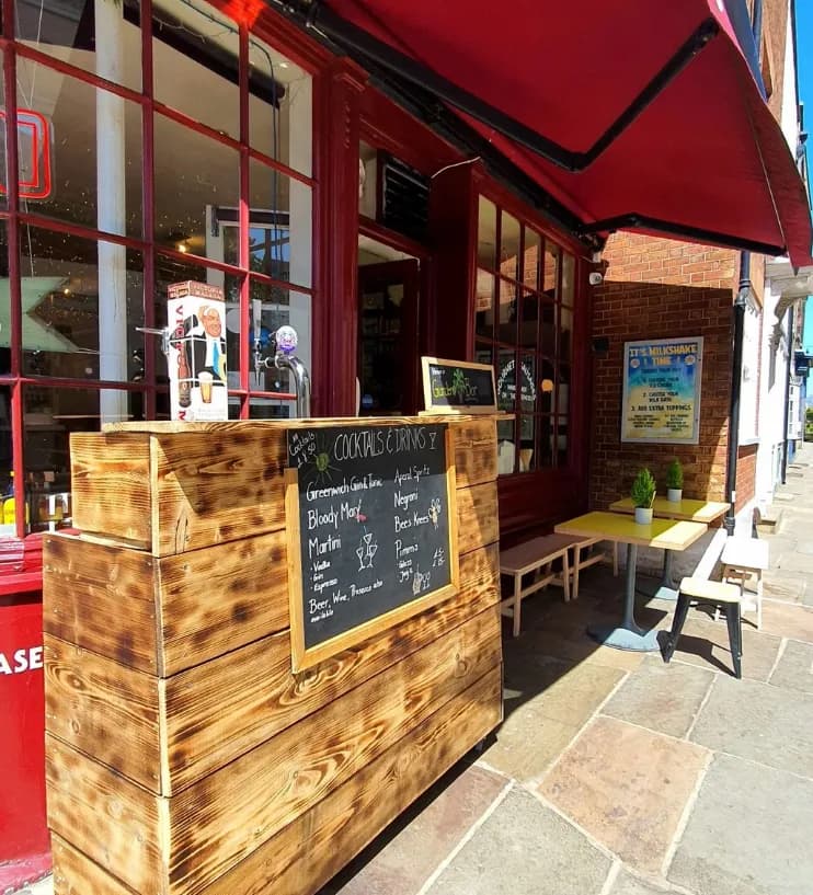 Heap's Sausage Café in London, specialty coffee cafe