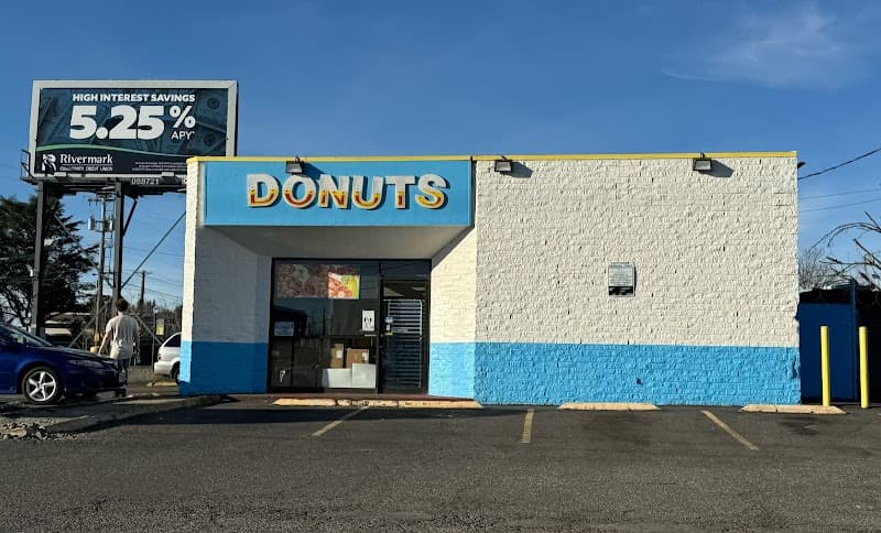 Heavenly Donuts Bakery in Portland, specialty coffee cafe