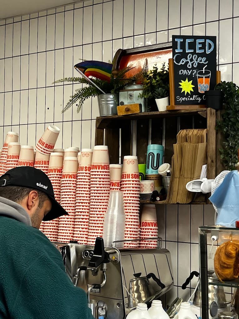 Hermanos Colombian Coffee Roasters – Victoria Station in London, specialty coffee roaster