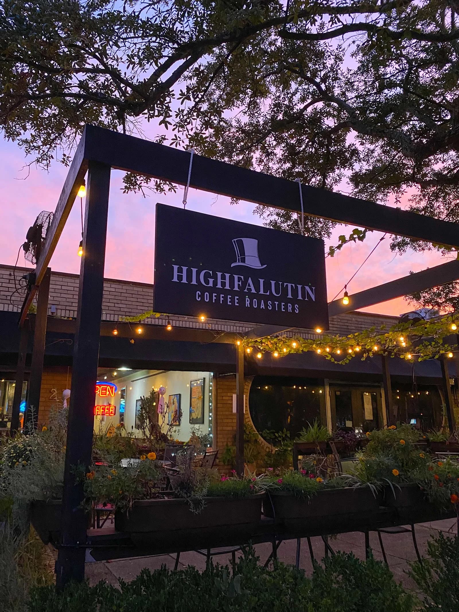 Highfalutin Coffee Roasters in Charleston, specialty coffee cafe