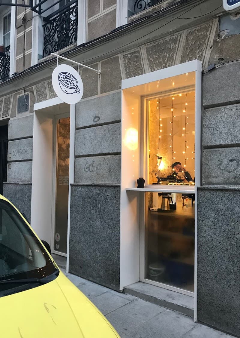 Hola Coffee Fourquet in Madrid, specialty coffee cafe