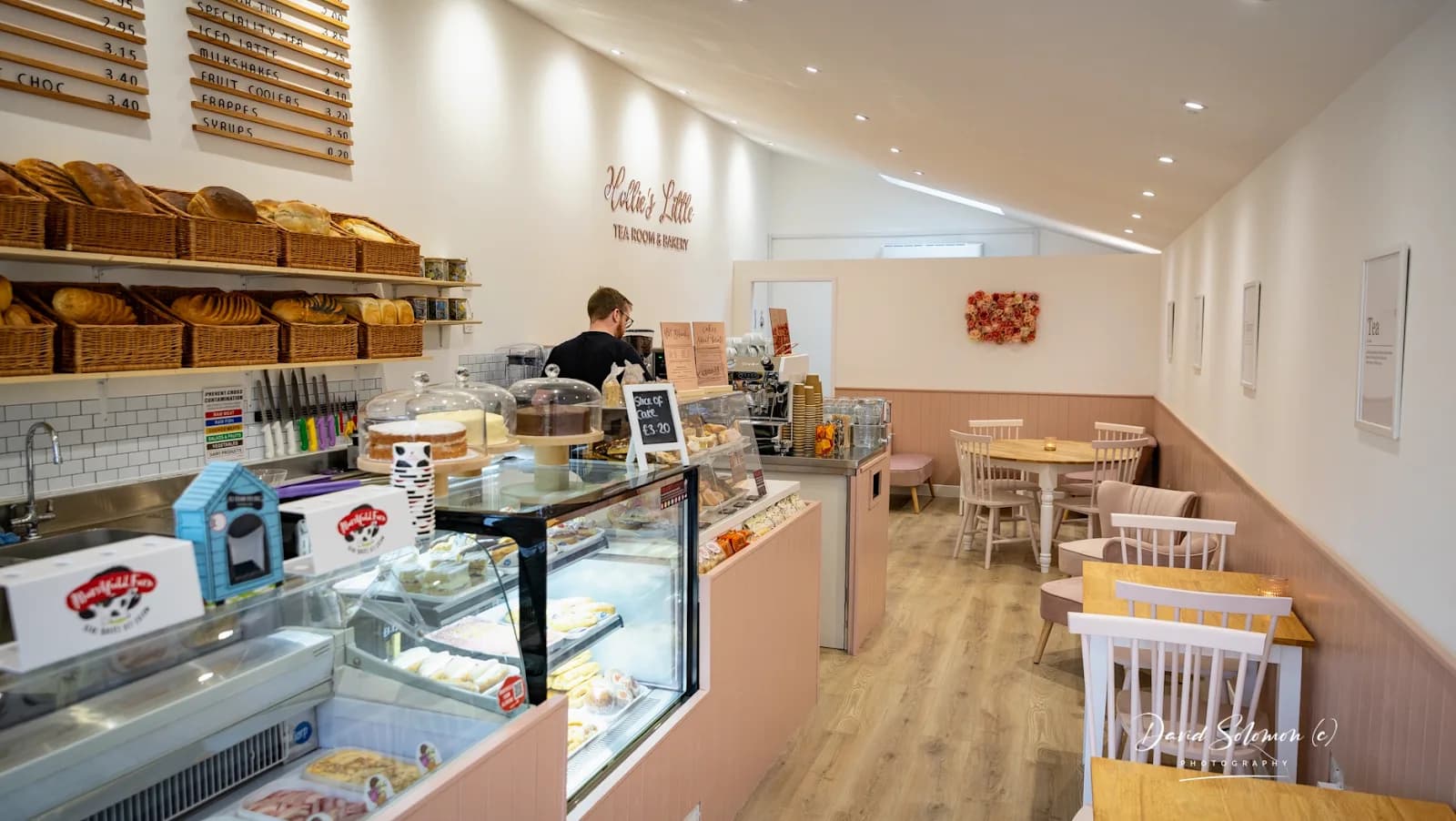 Hollie's Little Shop, Tea Room & Bakery in London, specialty coffee cafe
