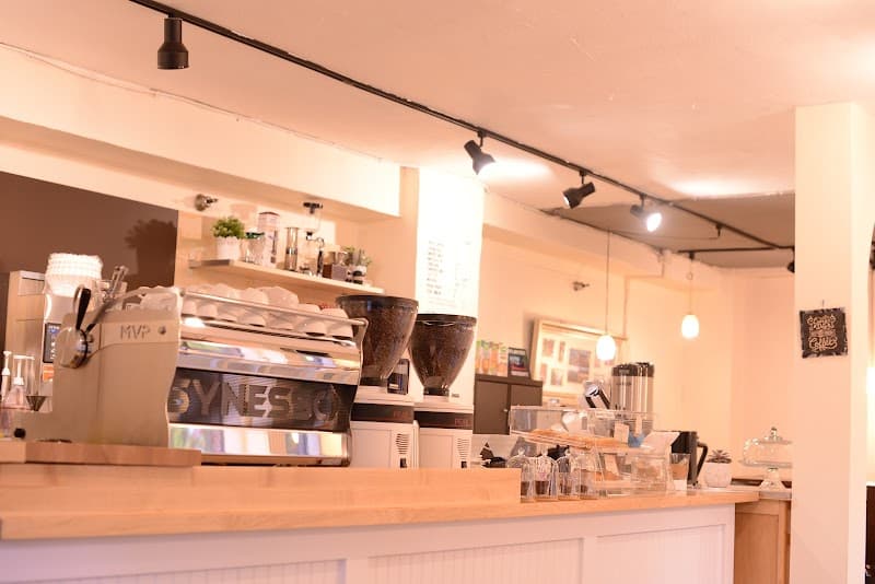 In J COFFEE in Portland, specialty coffee cafe